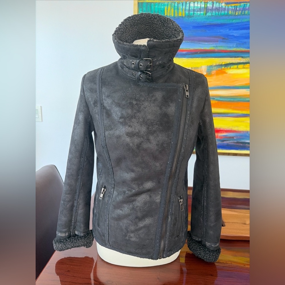 My Tribe Faux Shearling Jacket Moto Zip SZ Small Off Black Casually Distressed❤️